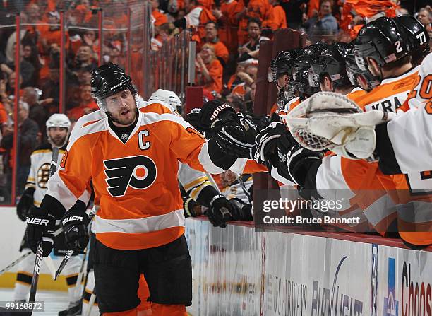 Mike Richards of the Philadelphia Flyers scores a first period goal against the Boston Bruins in Game Six of the Eastern Conference Semifinals during...
