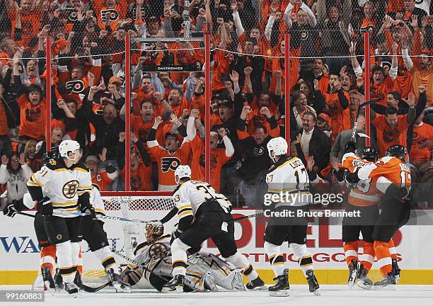 Mike Richards of the Philadelphia Flyers scores a first period goal against the Boston Bruins in Game Six of the Eastern Conference Semifinals during...