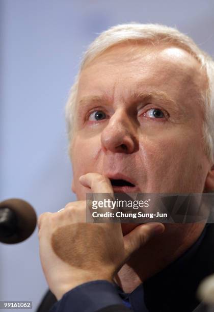 Film director James Cameron makes a speech during the press conference after his key note of the "Seoul Digital Forum 2010" at Walkerhill hotel on...