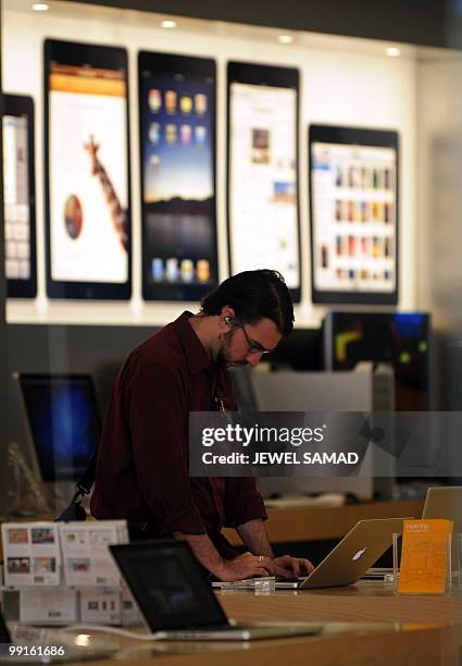Computer Store Stock 4,634 Computer Store Stock Photos, High-Res Pictures, and Images ...