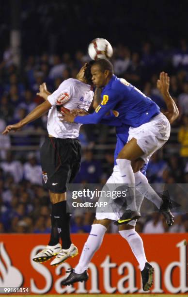 Fernandao of Brazilian Sao Paulo, heads the ball during their Copa Libertadores quarterfinal football match against Cruzeiro in Belo Horizonte, Minas...