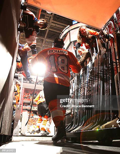 Mike Richards of the Philadelphia Flyers walks out for his game against the Boston Bruins in Game Six of the Eastern Conference Semifinals during the...