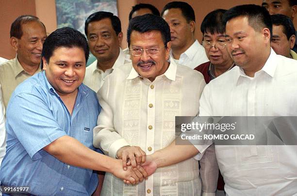 To go with AFP story "Philippines-politics-dynasties,FOCUS" by Cecil Morella This file photo taken on January 19, 2004 shows jailed former president...