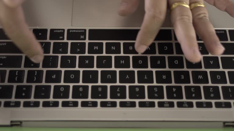 Keyboarding Video 648 Keyboard Typing Icon Stock Videos, Footage, & 4K Video Clips ...