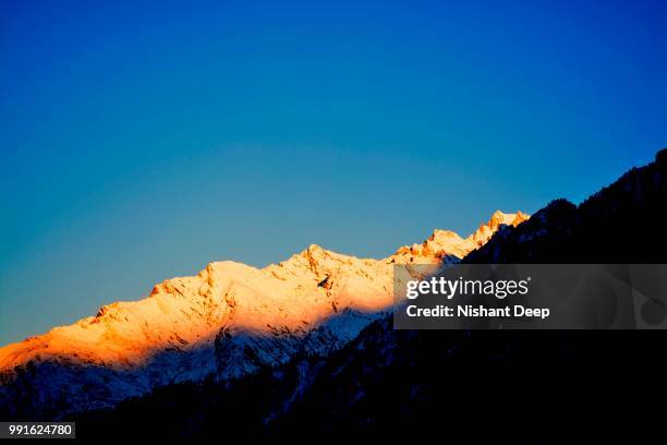 phulga-kheerganga - manali - solang - ganga stock-fotos und bilder