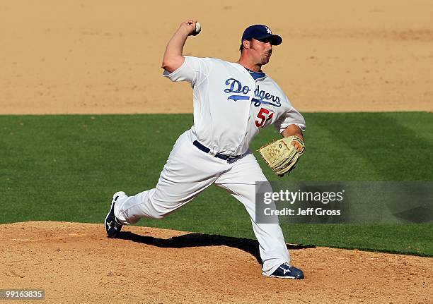 Jonathan Broxton of the Los Angeles Dodgers pitches against the Arizona Diamondbacks at Dodger Stadium on April 13, 2010 in Los Angeles, California.