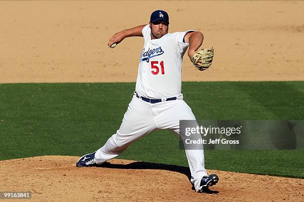 Jonathan Broxton of the Los Angeles Dodgers pitches against the Arizona Diamondbacks at Dodger Stadium on April 13, 2010 in Los Angeles, California.