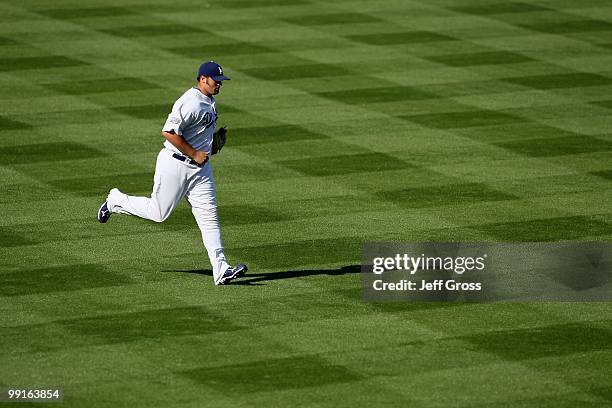 Jonathan Broxton of the Los Angeles Dodgers runs in from the bullpen against the Arizona Diamondbacks at Dodger Stadium on April 13, 2010 in Los...