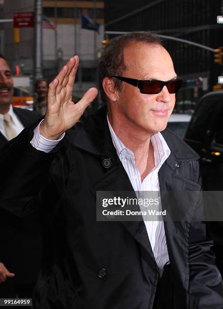 Michael Keaton visits "Late Show With David Letterman" at the Ed Sullivan Theater on May 12, 2010 in New York City.