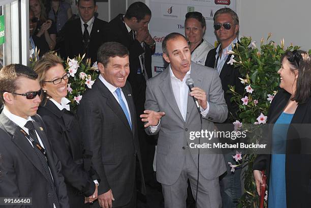Matt Rivkin 5,553 Pavillion Opening Stock Photos, High-Res Pictures, and Images ...