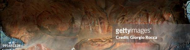 aboriginal rock paintings @ arkaroo rock, flinders ranges np, sa - tribale kunst stockfoto's en -beelden