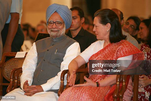 Prime Minister Manmohan Singh and UPA chairperson Sonia Gandhi during swearing-in ceremony of the new Chief Justice of India Justice Sarosh Homi...