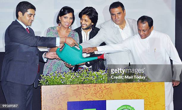 Boman Irani, Ritesh Deshmukh and Lara Dutta during an IIFA press conference in Mumbai on May 12, 2010.
