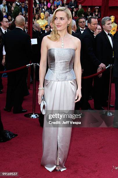 Actress Kate Winslet arrives at the 82nd Annual Academy Awards held at the Kodak Theatre on March 7, 2010 in Hollywood, California.