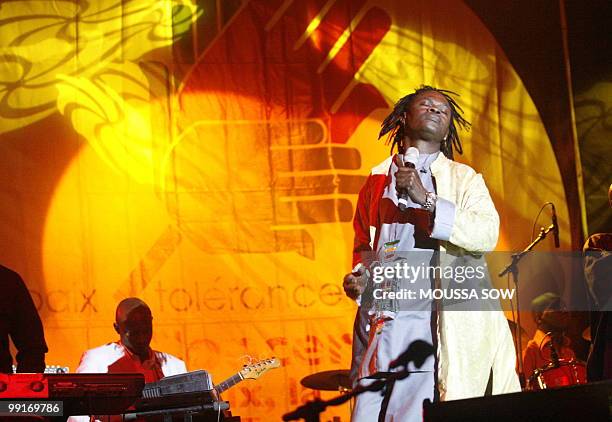 Baba Mathil Baba Maal Photos and Premium High Res Pictures - Getty Images