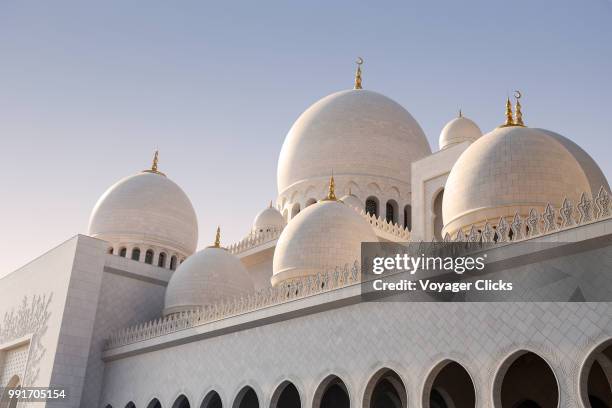 world sites, landscape, heritage sites - sheikh zayed mosque stock pictures, royalty-free photos & images