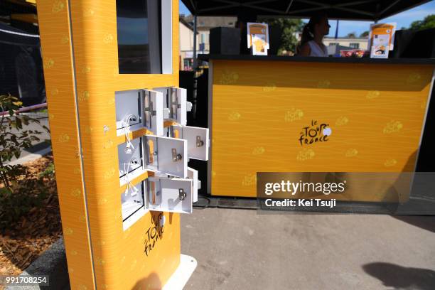 104Th Tour De France 2017, Stage 6Illustration, Phone Chargers, Lockers, Vesoul -Troyes , Tdf,