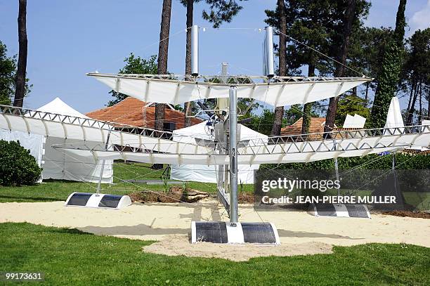 Picture taken on May 13, 2010 in Biscarosse southwestern France shows the "Fabre2010" old aircraft association aluminium replica of French first...