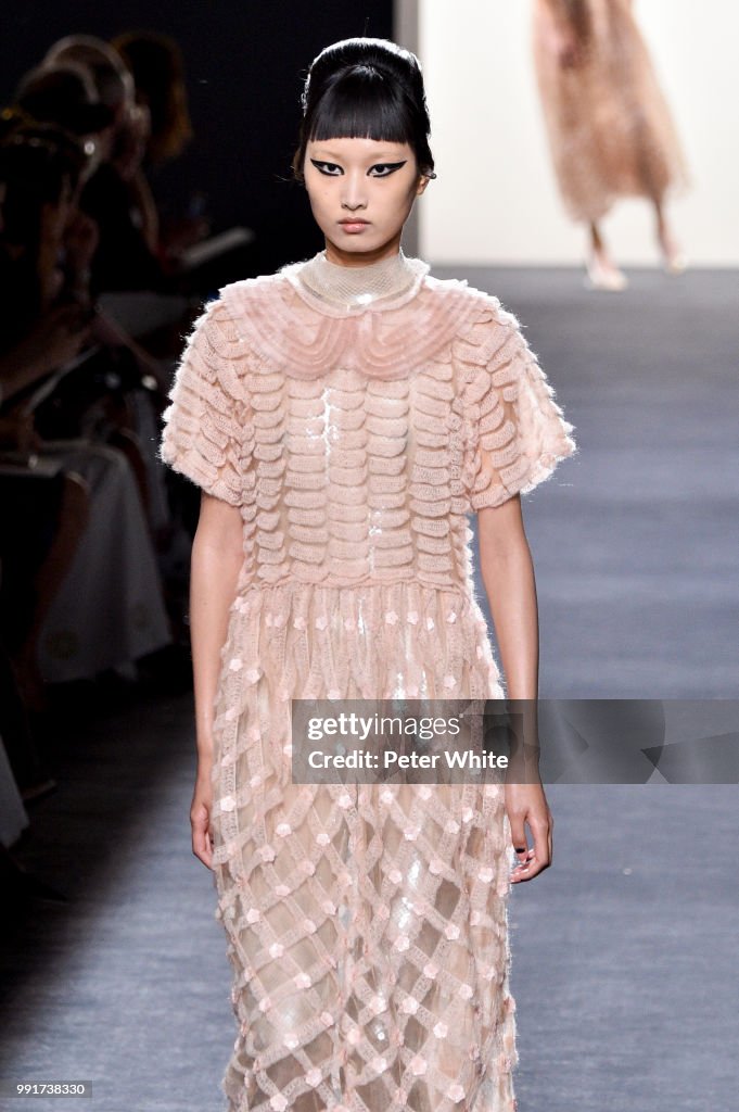 Fendi Couture : Runway - Paris Fashion Week - Haute Couture Fall Winter 2018/2019