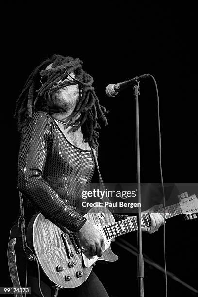 Lenny Rapping 22,436 Kravitz Lenny Stock Photos, High-Res Pictures, and Images ...
