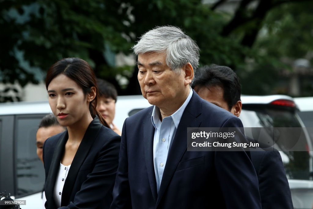 Korean Air Chairman Under Investigations For Embezzlement and Fraud