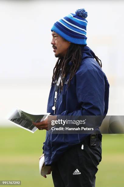 Head coach Tana Umaga gives instructions during a Blues Super Rugby training session at Blues HQ on July 5, 2018 in Auckland, New Zealand.