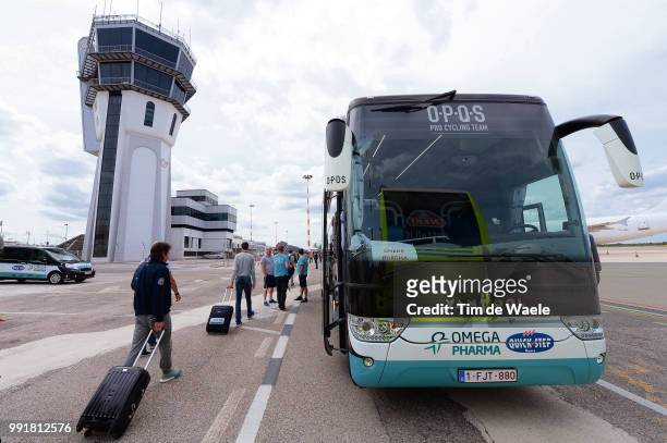97Th Tour Of Italy 2014, Restday 1 Illustration Illustratie, Autobus Bus Team Omega Pharma Quick Step / Airport, Bags Trolley Luguage Valies Flight...