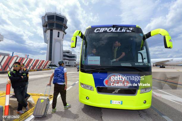 97Th Tour Of Italy 2014, Restday 1 Illustration Illustratie, Bus Autobus Team Neri Sottoli / Airport, Flight Transfert From Dublin Towards Bari /...