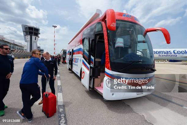 97Th Tour Of Italy 2014, Restday 1 Team Katusha / Illustration Illustratie, Autobus Bus, Flight Transfert From Dublin Towards Bari / Rustdag Jour De...
