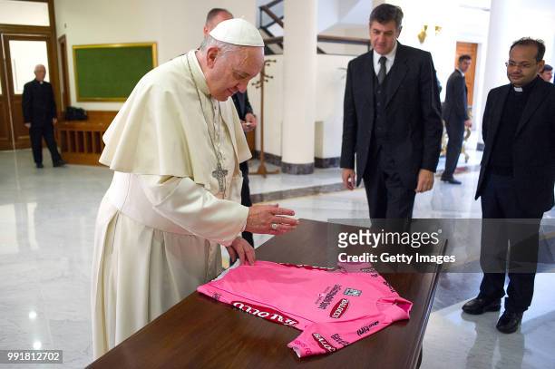 97Th Tour Of Italy 2014, Stage 1 Pope Francis Blesses The "Maglia Rosa" And The Giro D'Italia, Pink Jersey Trui, Belfast - Belfast / Team Time Trial...