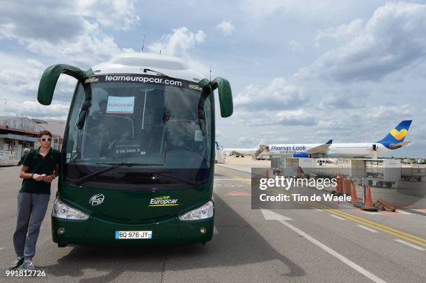 97Th Tour Of Italy 2014, Restday 1 Illustration Illustratie, Autobus Bus Team Team Europcar / Flight Transfert From Dublin Towards Bari / Rustdag...