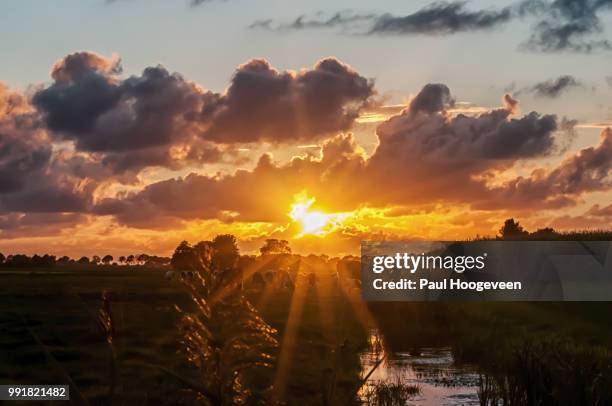 sunset polder mijdrecht - hoogeveen fotografías e imágenes de stock