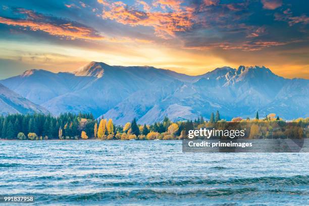 panoramic view nature landscape in queen town remarkable and arrowtown south island new zealand - wanaka imagens e fotografias de stock