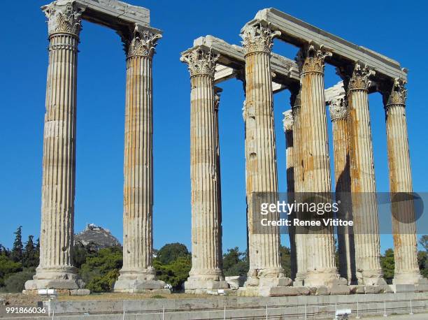 the temple of olympian zeus, athens, greece - temple of zeus stock pictures, royalty-free photos & images