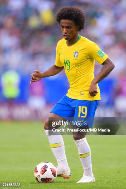 Willian of Brazil in action during the 2018 FIFA World Cup Russia Round of 16 match between Brazil and Mexico at Samara Arena on July 2, 2018 in...