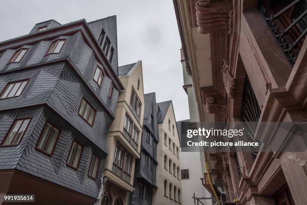 House with reconstructed historic front line along the narrow streets and alleyways in the old town centre of Frankfurt, Germany, 20 November 2017....