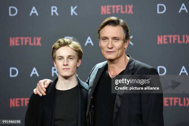 Actors Louis Hofmann and Oliver Masucci arrive at the Europe Premiere of Netflix series 'Dark' in Berlin, Germany, 20 November 2017. Photo: Maurizio...