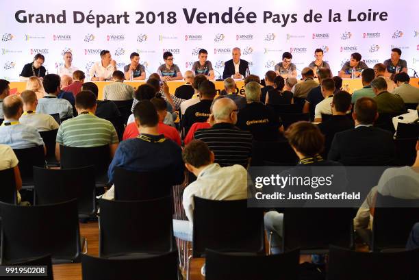 Axel Domont of France / Romain Bardet of France / Silvan Dillier of Switzerland / Tony Gallopin of France / Alexandre Geniez of France / Pierre...