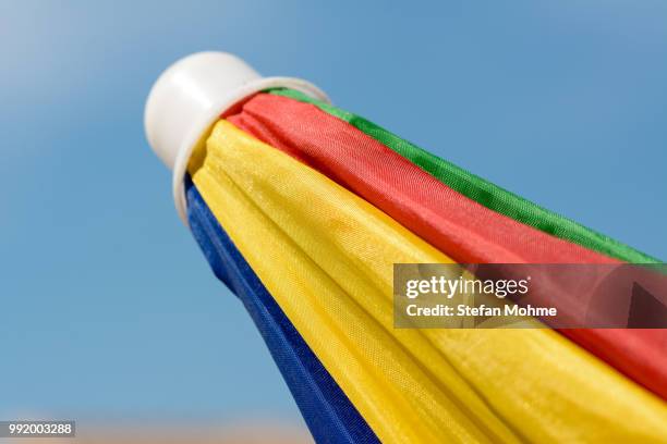 sonnenschirm - sonnenschirm stockfoto's en -beelden