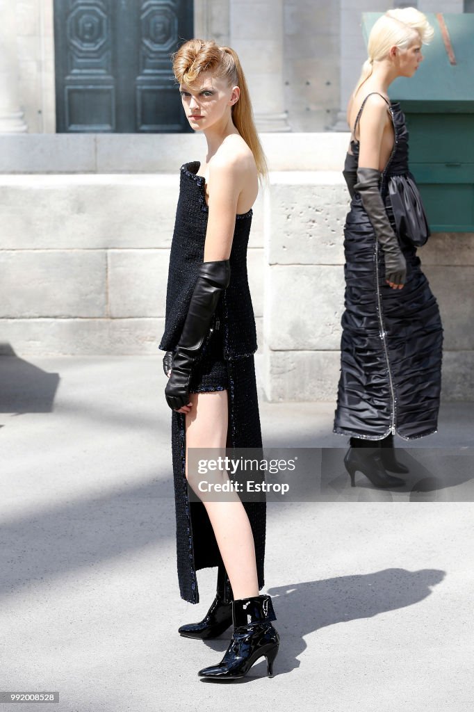 Chanel : Runway - Paris Fashion Week - Haute Couture Fall Winter 2018/2019