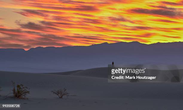 sunrise, mesquite flat sand dunes, death valley - mesquite flat dunes stock pictures, royalty-free photos & images