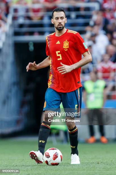 Sergio Busquets of Spain controls the ball during the 2018 FIFA World Cup Russia match between Spain and Russia at Luzhniki Stadium on July 01, 2018...