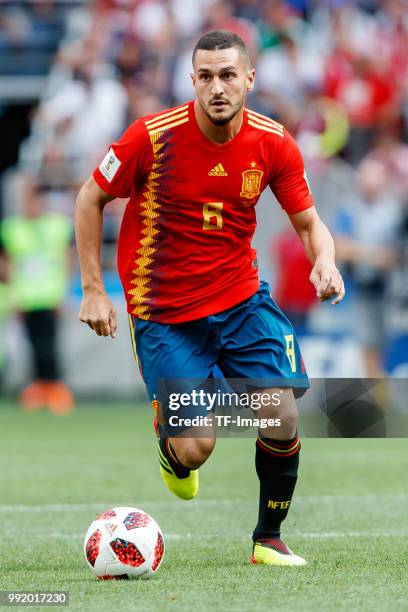 Koke of Spain controls the ball during the 2018 FIFA World Cup Russia match between Spain and Russia at Luzhniki Stadium on July 01, 2018 in Moscow,...