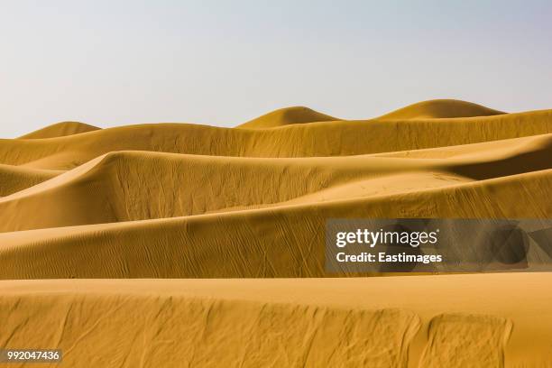 desert patterns, tengger desert, inner mongolia, china - tengger stock pictures, royalty-free photos & images