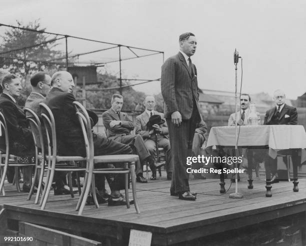 Bernard Fitzalan-Howard, 16th Duke of Norfolk , Parliamentary Secretary to the Ministry of Agriculture, opens an 'Off the Ration' exhibition at the...