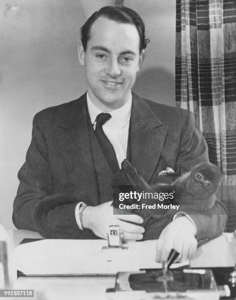 Whitney Straight, Fotografia de notícias