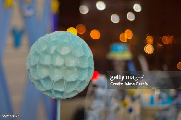 bokeh de colores. - golf ball in air stock pictures, royalty-free photos & images