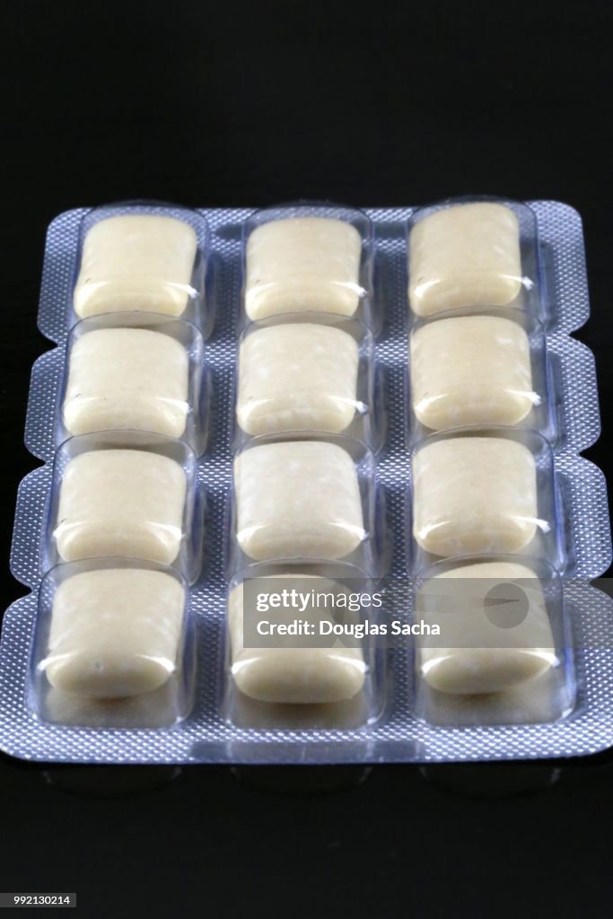 Smoking cessation nicotine chewing gum