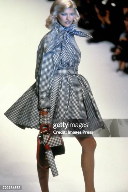 U0096 CIRCA 1994: Linda Evangelista models Dior circa 1994 at Paris Fashion Week.