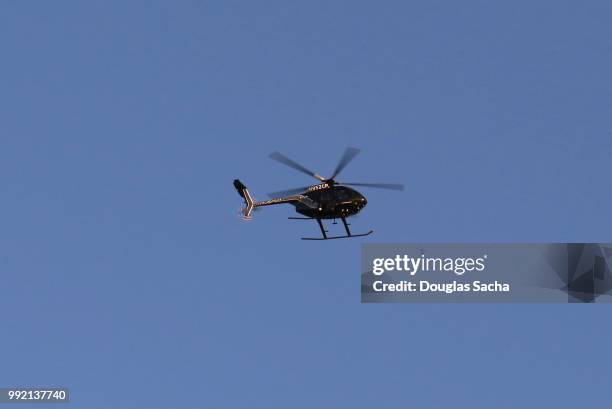 police rotary-wing aircraft - highway patrol stock pictures, royalty-free photos & images